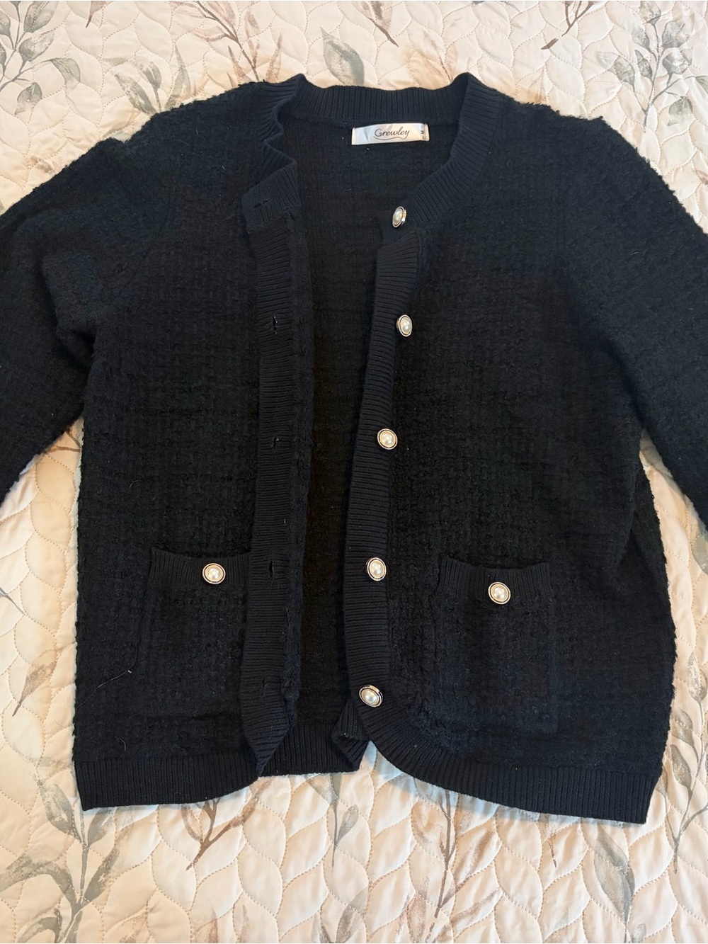 Black Pearl-Button Knit Cardigan